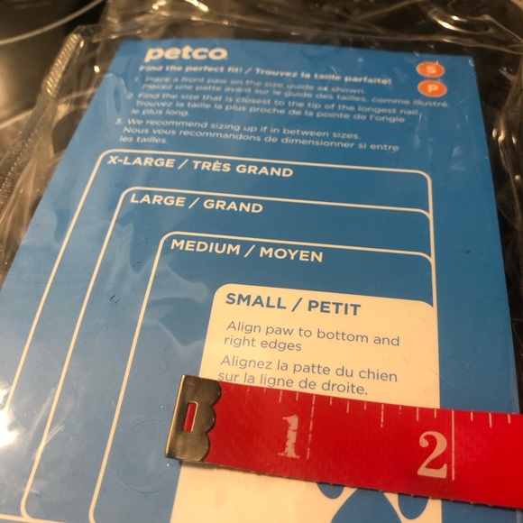 🌲🌲🧑‍🎄🧑‍🎄🌲🌲FREE WITH BUNDLE

Dog Boots all weather fleece lining - Small NWT - Picture 8 of 9